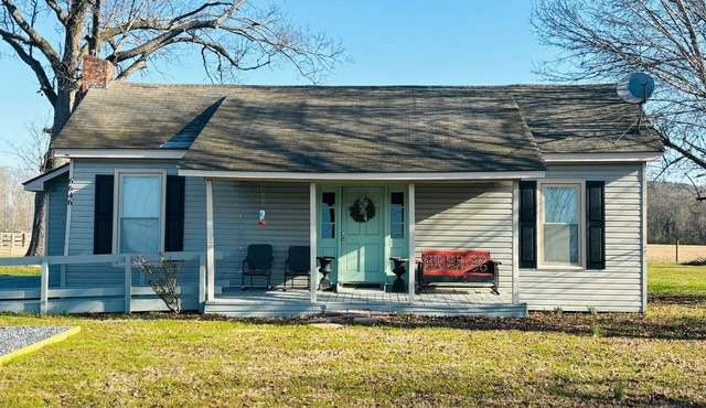 Beautiful Farmhouse in the country but close to Rome!