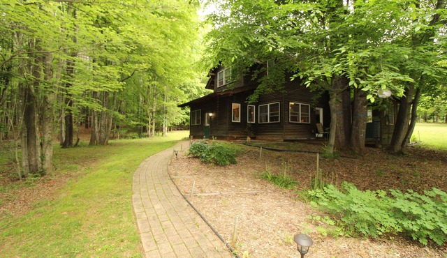 Beautiful Farmhouse On 11 Heavenly Acres