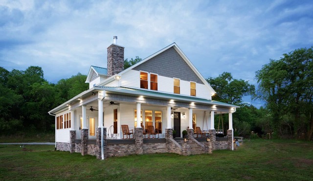 Beautiful Farmhouse On 180 Acre Farm on Caney Fork River ~ Natural Retreat!