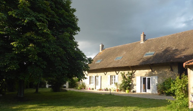 Beautiful farmhouse, quiet, in the heart of Burgundy, near the Chalonnaise coast