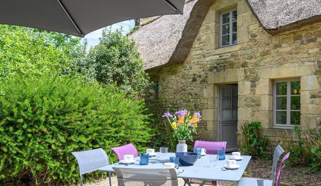 Beautiful farmhouse with pool for 7- Pluvigner