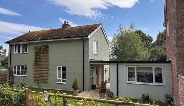 Beautiful five bedroom country home in tranquil countryside setting