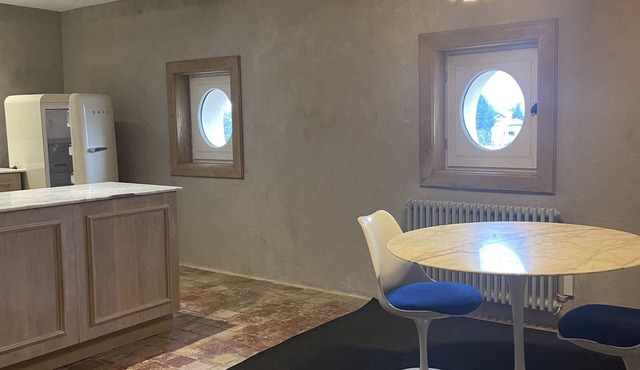 Beautiful flat, next to the city Lyon 7 miles.Unbelievable view.