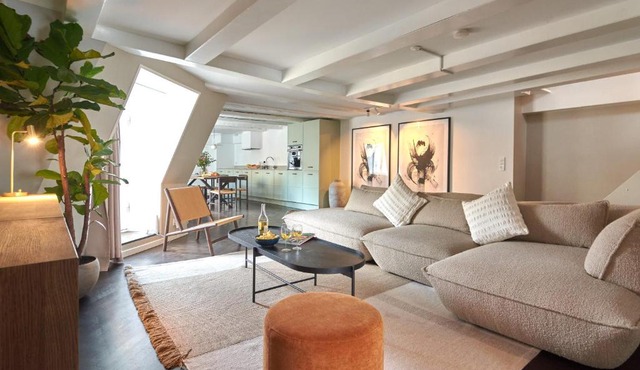 Beautiful Flat in Superb Location