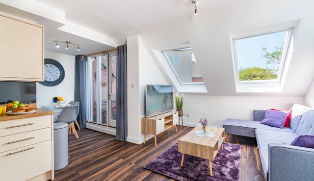 Beautiful Flat In Town Center With 55" Smart TV + Netflix