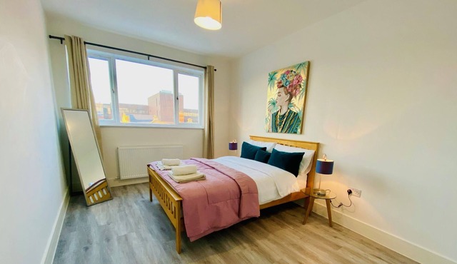 Beautiful Flat In Woking Central