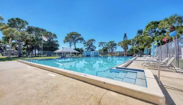 Beautiful Florida Home 3 Miles to Venice Beach