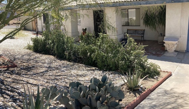 Beautiful foothill home near Hiking Golf Mineral Spas Shops Restaurants Festival