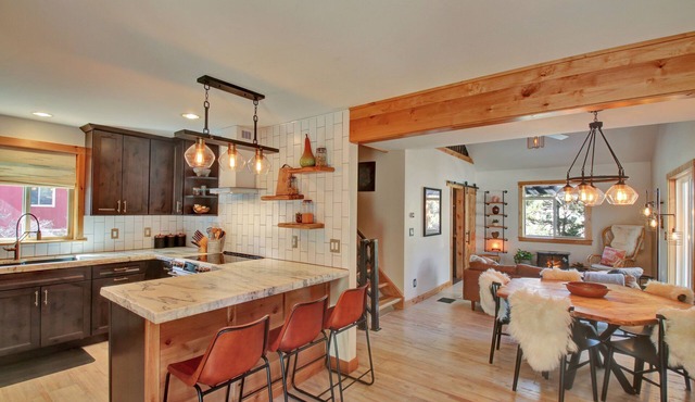Beautiful Forest Getaway At Historic Pinecrest!