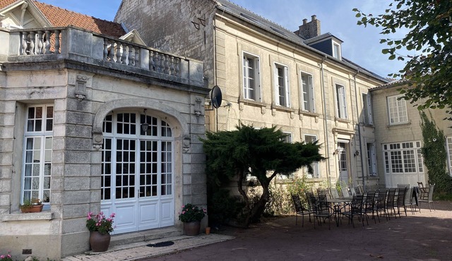 Beautiful former Hunting Lodge with spacious authentic rooms and garden with terraces