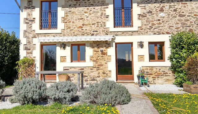 Beautiful former haybarn with pool, gym & sauna in the Charente countryside