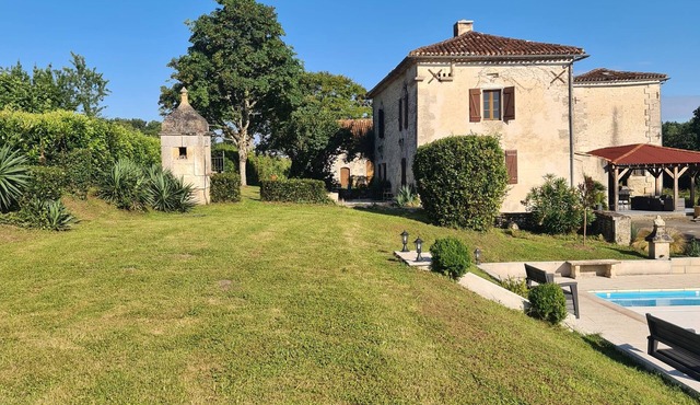 Beautifully tranquil secluded private Estate located in the Dordogne.