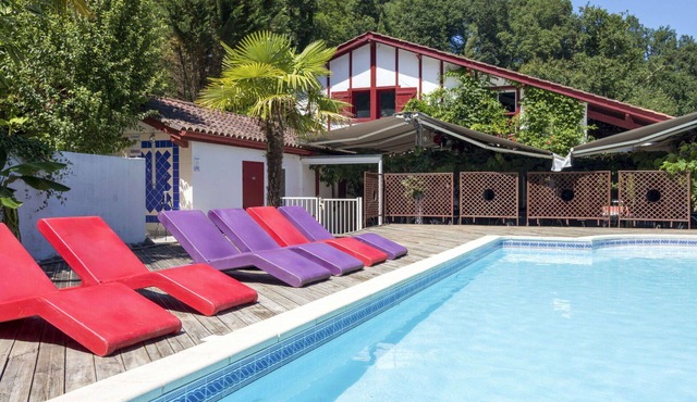 Beautiful apartment for 8 people with WIFI, pool, TV, terrace and pets allowed