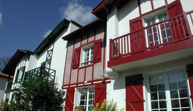 Beautiful typical Basque house in residence with swimming pool