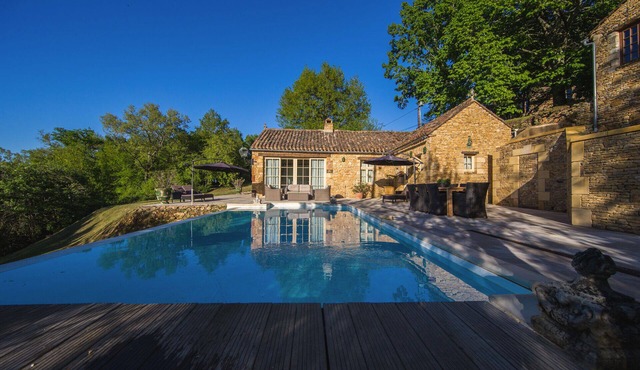 Beautiful villa for 8 people with private pool