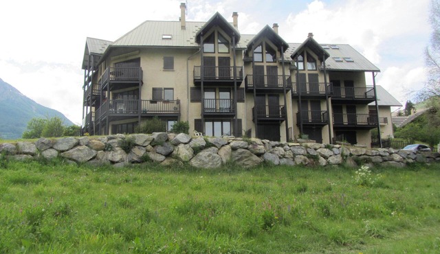 Beautiful duplex T4 on the ground floor near the village center