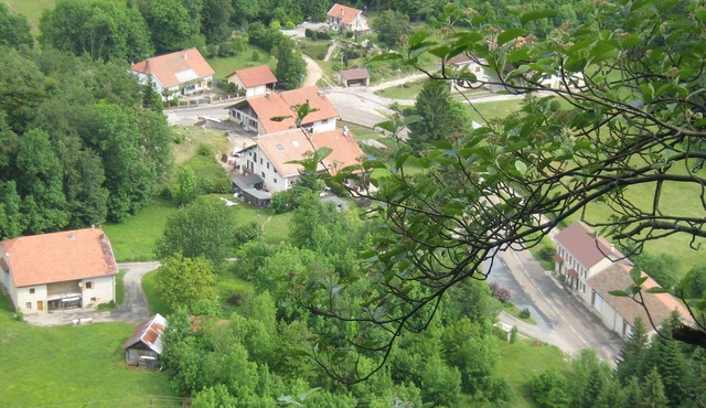 BEAUTIFUL HOUSE OF CHARACTER - Located in common THE REPLAT of poizat - 900 ALT