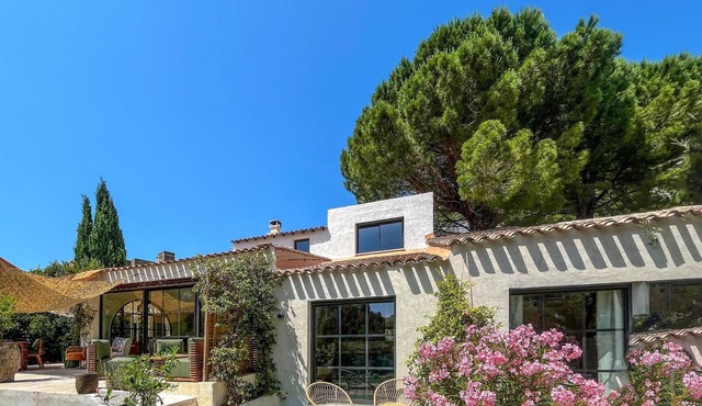 Beautiful home in Les Baux-de-Provence