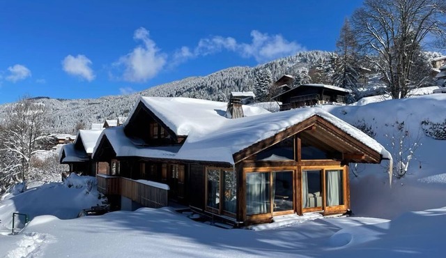Beautiful 5-bed chalet in Les Carroz d'Araches