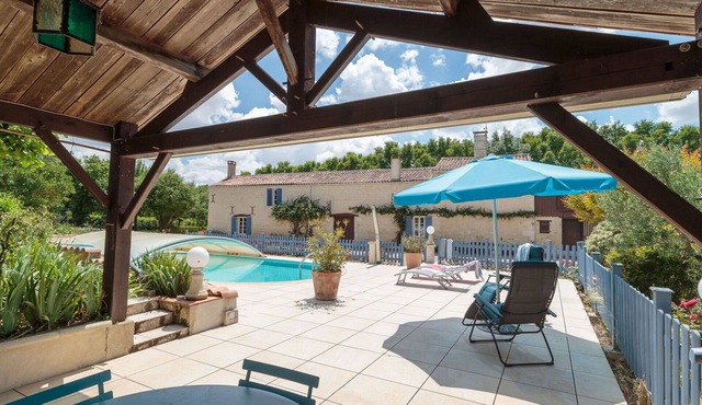 Beautiful private villa for 7 people with private pool, WIFI, TV and terrace