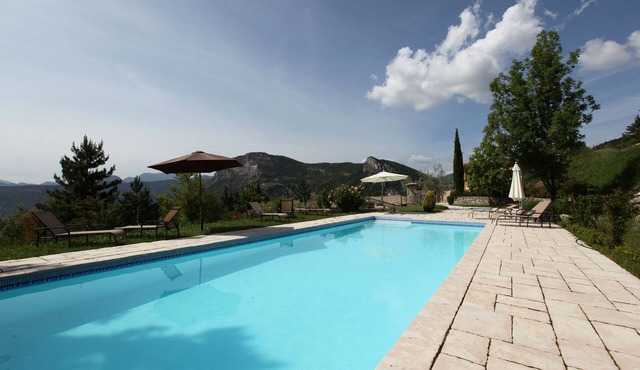 Beautiful house in Drôme Provençale - spa & pool - exceptional place