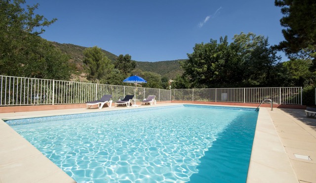 Beautiful Villa, Magnificent views and Pool, Ample parking,