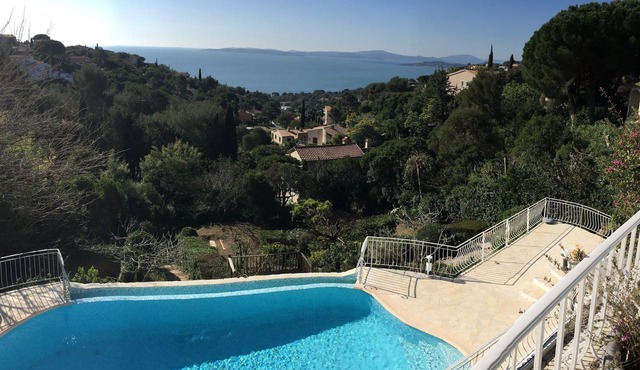 Beautiful villa overlooking the bay of St Tropez - 4 bedrooms and 1 studio