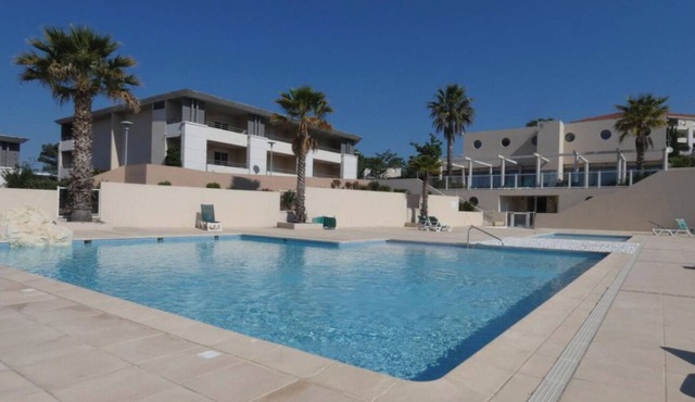 Beautiful apartment near the Gulf of St-Tropez in residence with large swimming pool
