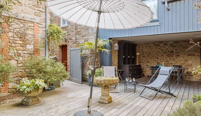 Beautiful private villa for 14 guests with WIFI, TV, terrace, pets allowed and parking