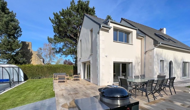 Beautiful house with pool near Saint-Cast beaches