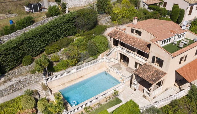 Beautiful villa with sauna pool and jacuzzi