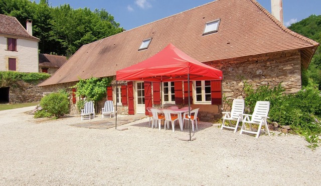 Beautiful vacation home with swimming pool