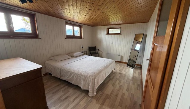Beautiful, friendly chalet Lake Geneva view in Saint-Gingolph
