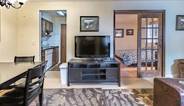 Beautiful full condo 5 minutes from Payette Lake!