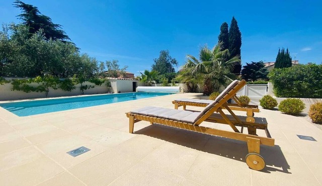 Beautiful fully air-conditioned villa with swimming pool