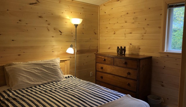 Beautiful fully equipped 2 bedroom cottage in Bayfield.