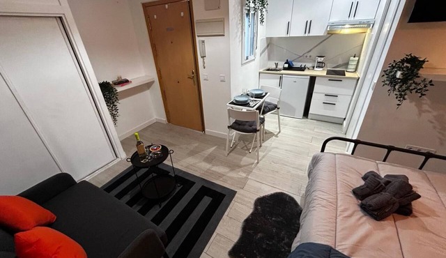 Beautiful fully equipped studio apartment in downtown Madrid