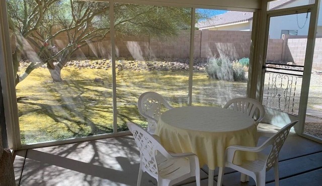 Beautiful! Fully Furnished w/Rec Ctr Pools, Jacuzzi, Fitness Room