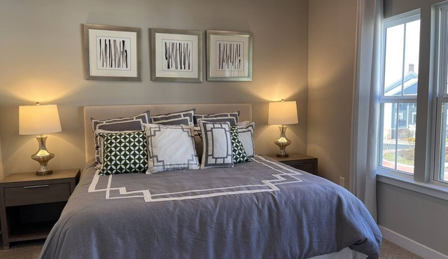 Beautiful Furnished Townhome Now Available! Pet friendly!