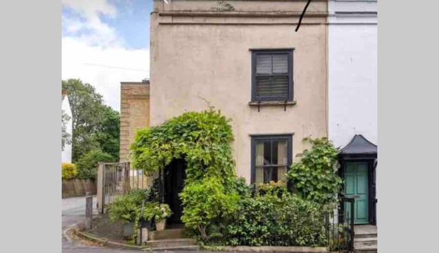 Beautiful Georgian Townhouse in Frome.
