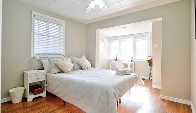 BEAUTIFUL Get away! NEAR THE LAKE. Fast wifi, PRKN