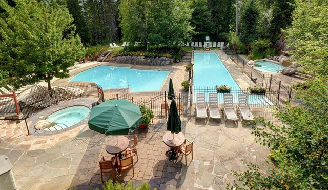 Beautiful Getaway Mont Tremblant 2 bedrooms 2 bath