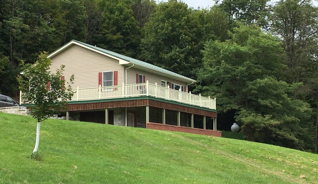 Beautiful Getaway amazing views! Sleeps 6