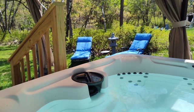 Beautiful Getaway in the Heart of the Poconos, Pool & HotTub, Game room , Ski