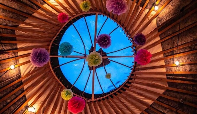 Beautiful Giant Glamping Yurt: Sleeps 8