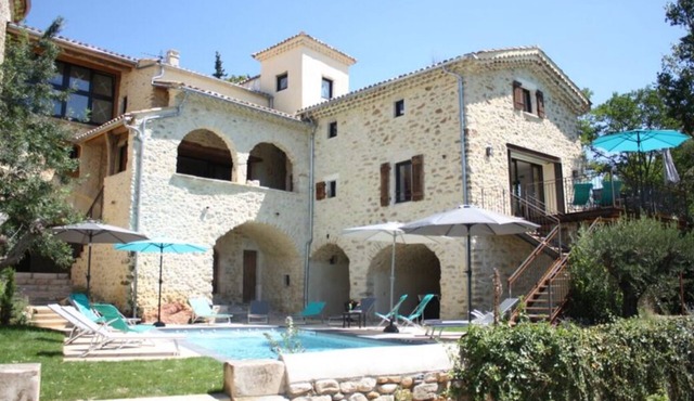 BEAUTIFUL GITE CENTRUM OF VALLON PONT D'ARC-cleaning and linen included