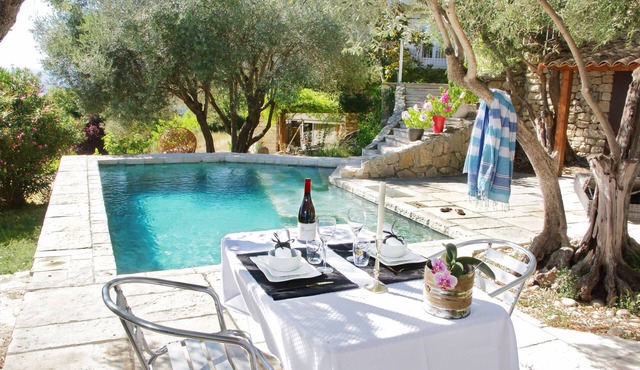 BEAUTIFUL GITE IN LOT OF VILLA TOTALLY INDEPENDENT WITH HEATED SWIMMING POOL