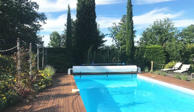 Beautiful gite with balcony, stunning views, large private pool & gardens
