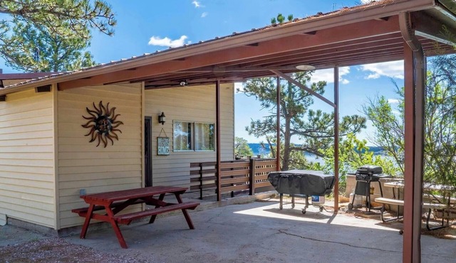Beautiful Glendo Lake Cabin, Located with an AMAZING view of Glendo Lake Wyoming