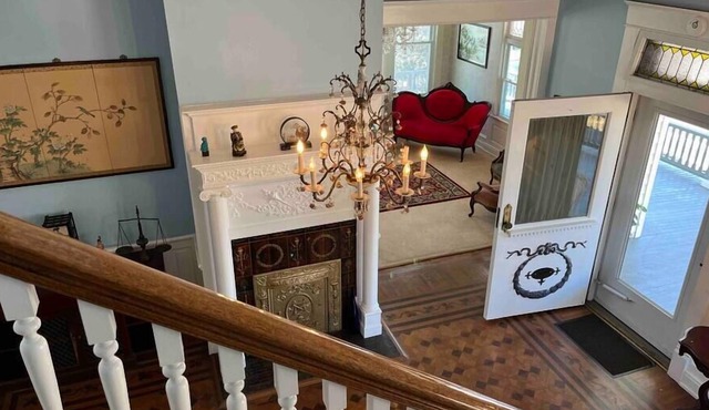 Beautiful Gold Suite